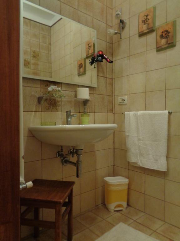 Affittacamere La Camelia ルッカ エクステリア 写真